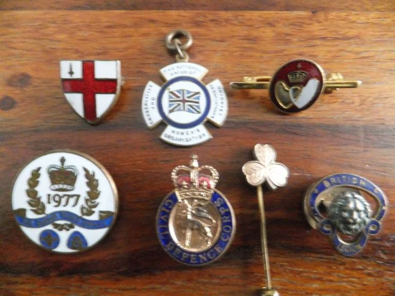 Collection joblot of 7 Vintage Badges and Pins makers names reverse see image 2 signs