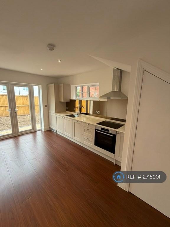 3 bedroom house in Eaglesfield Road, London, SE18 (3 bed) (#2715901)