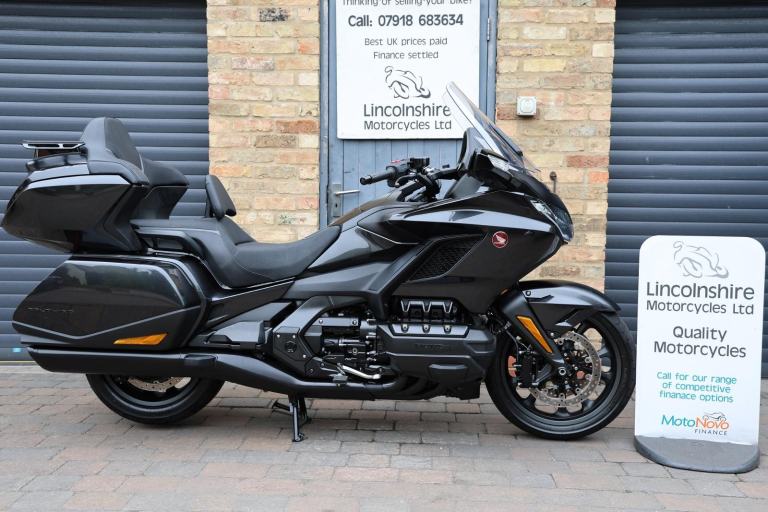 25 Honda GL1800 Goldwing Tour