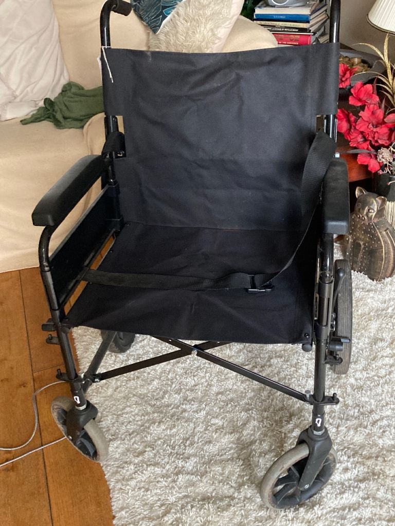 Lightweight wheelchair 