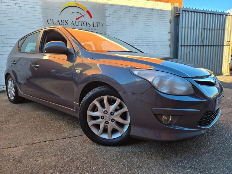 2011 Hyundai i30 1.6 CRDi Comfort 5dr Auto HATCHBACK DIESEL Automatic