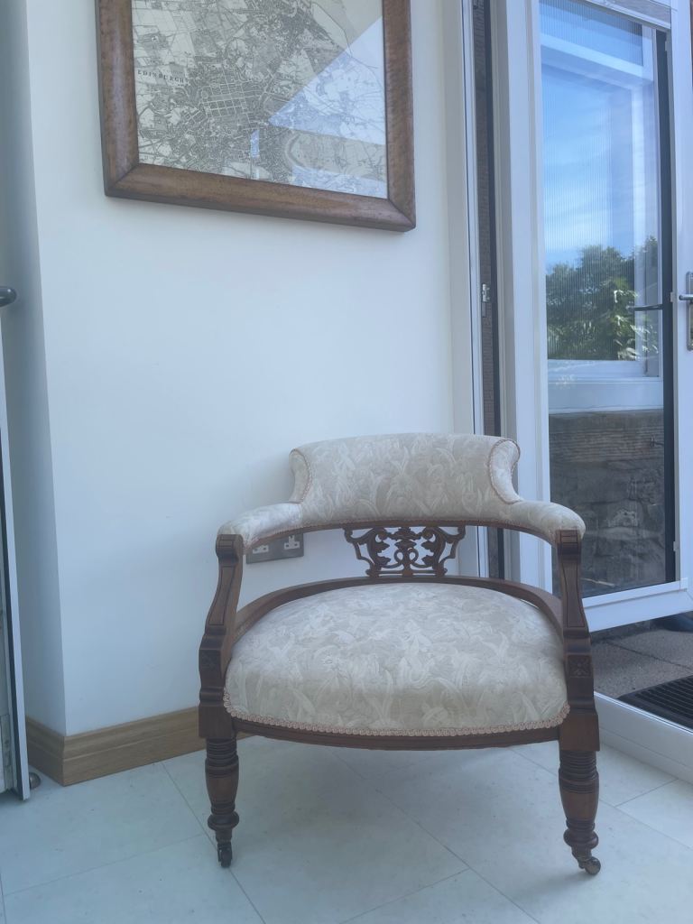 VICTORIAN HORSE SHOE CARVED WALNUT CHAIR C1880