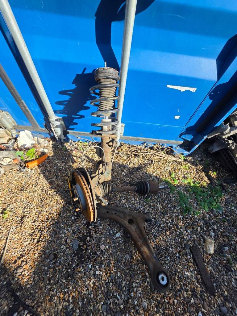 Ford Fiesta ST 1.6 Complete Leg Drivers Side Suspension Hub Drive Shaft Breaking Parts