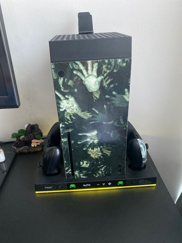 Xbox x with games