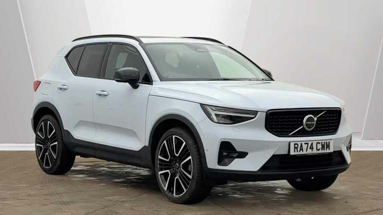 2025 Volvo XC40 Ultra, B4 Mild hybrid, Petrol, Dark ESTATE Petrol/Electric Hybrid Automatic
