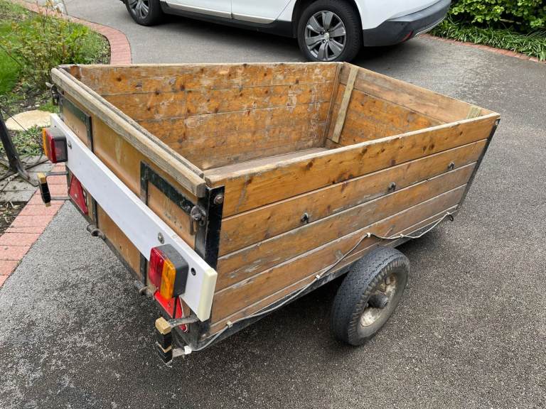 CAR TRAILER 5' x 3'