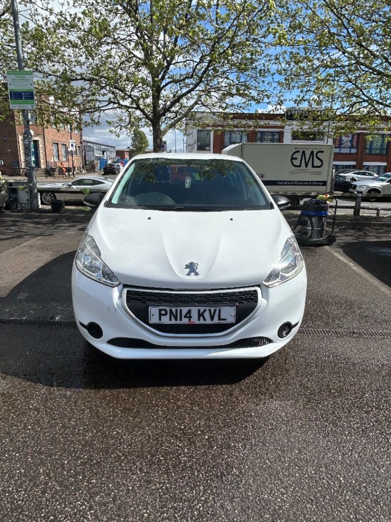Peugeot, 208, Hatchback, 2014, Manual, 999 (cc), 5 doors