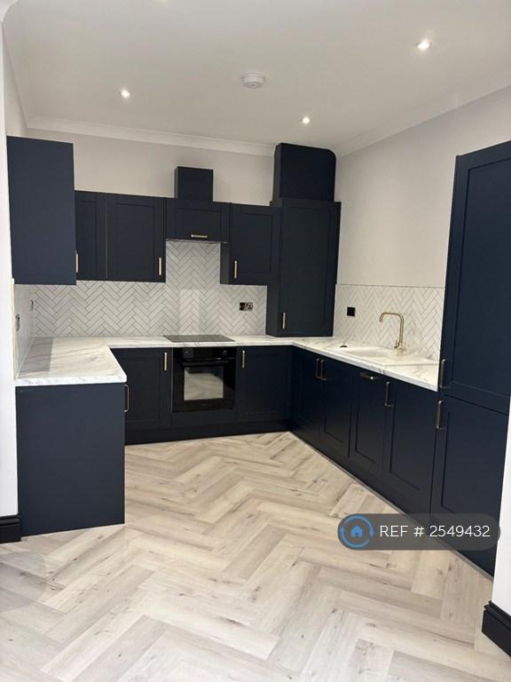 2 bedroom flat in Rainsford Lane, Chelmsford, CM1 (2 bed) (#2549432)