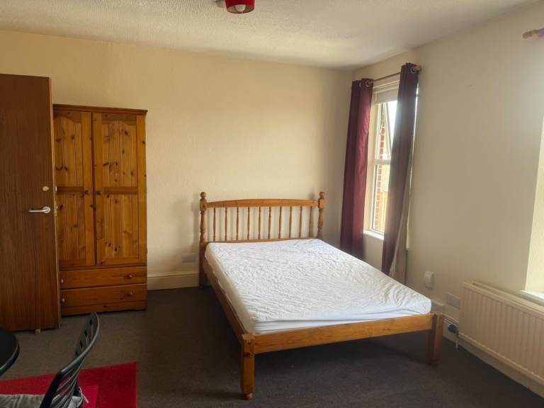 Spacious & Cosy Double Room For Rent AT IP4 1JE