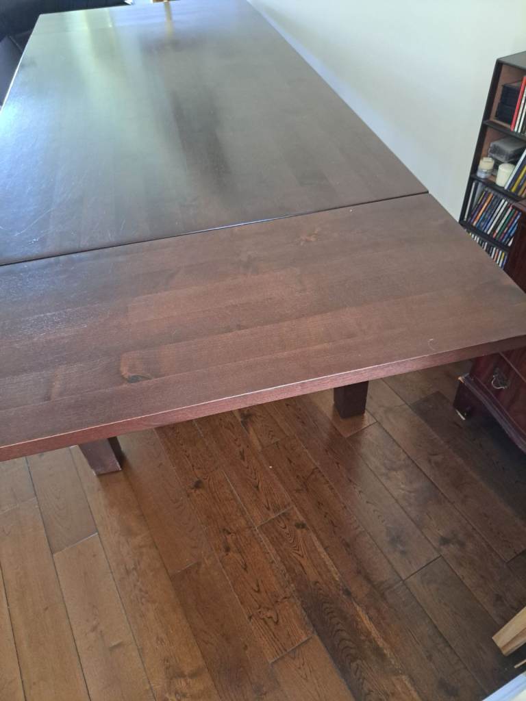 Dining  room table