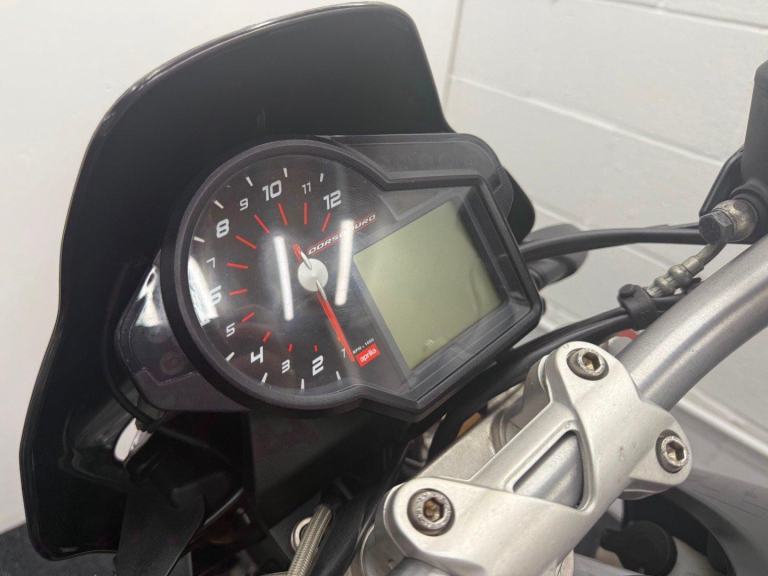 APRILIA DORSODURO 750 ** LOW MILEAGE - JUNE 2026 MOT **