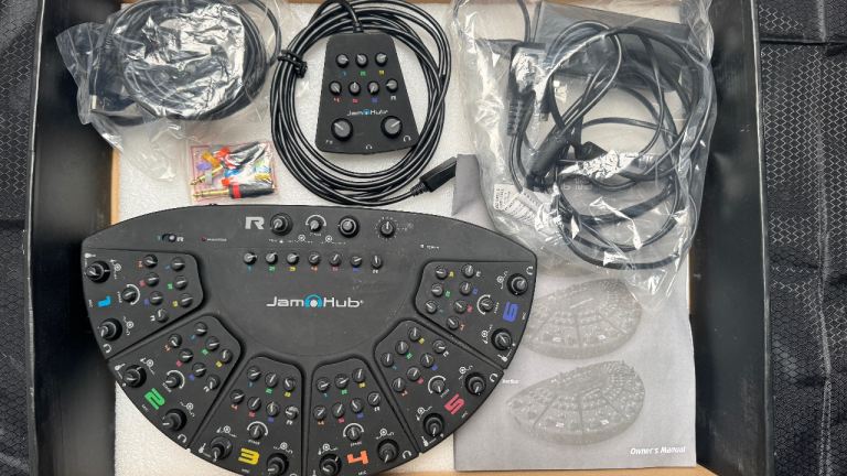 JamHub GreenRoom – Silent Rehearsal Studio System