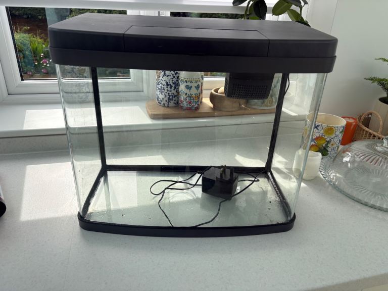 40 Litre  Fish Aquarium – Good Condition with Filter