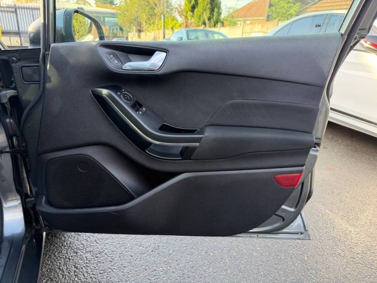 2018 Ford Fiesta 1.0T EcoBoost Zetec Hatchback 5dr Petrol Manual Euro 6 (s/s) (100 ps) Hatchback ...