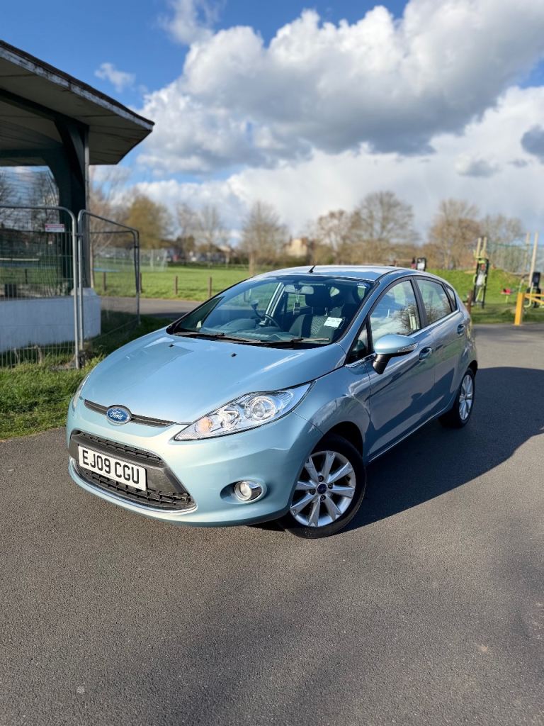 Ford Fiesta Zetec 2009 | ONLY 12 K Miles | 1.25 Petrol | 5 Door | London