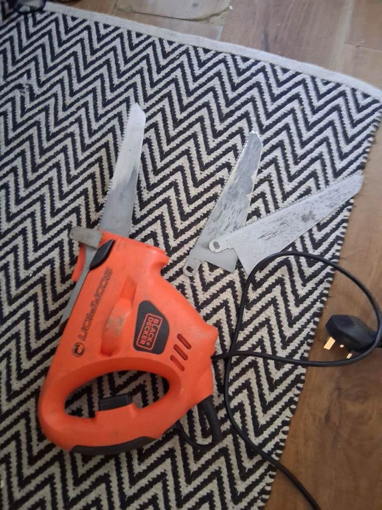 Black and decker saw