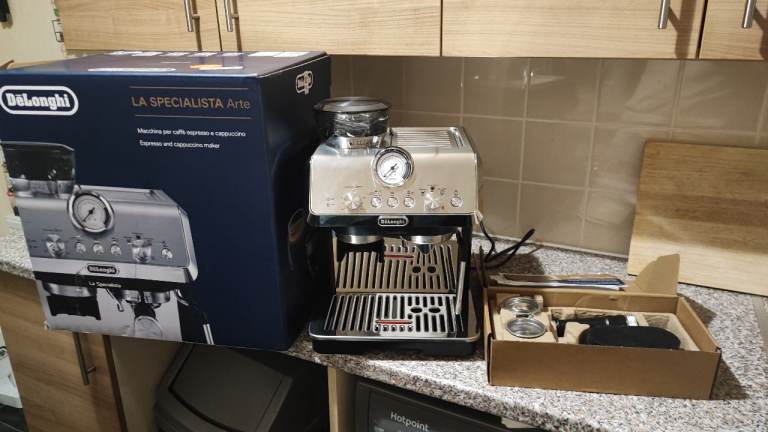 £400 new Delonghi La Specialista Arte Compact Manual Bean to Cup espresso coffee machine
