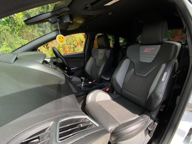 2015 Ford Focus 2.0T EcoBoost ST-2 5dr HATCHBACK PETROL Manual