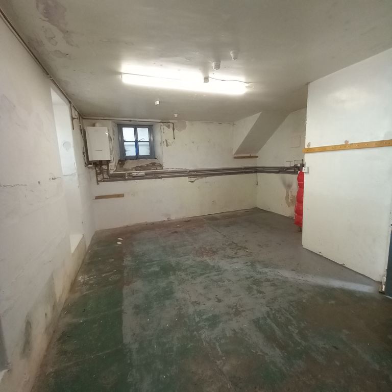 Dry, secure storage unit