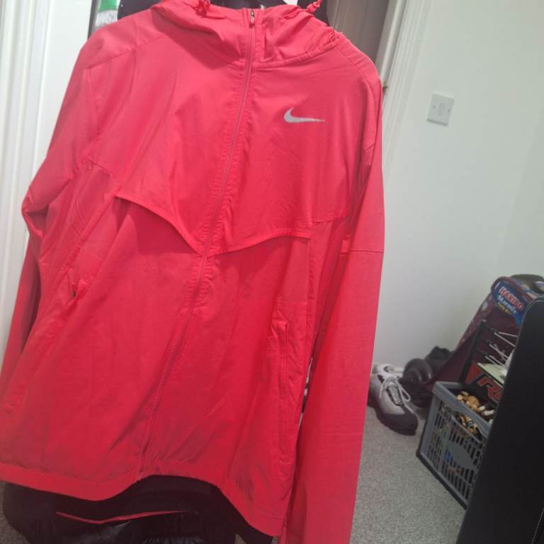 Small mens nike jacket 