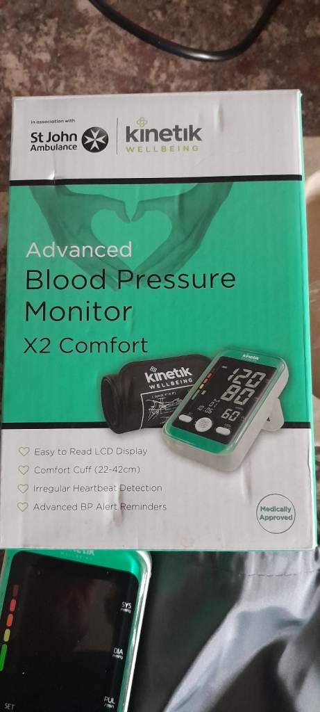 Blood pressure monitor 