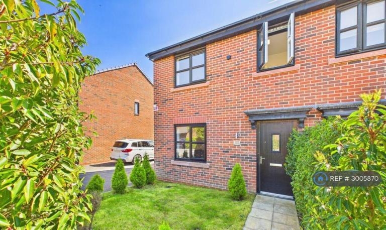 3 bedroom house in Laughton Avenue, Manchester, M28 (3 bed) (#3005870)
