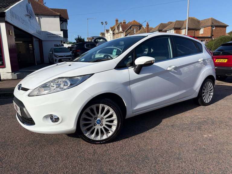 2011 Ford Fiesta 1.4 TITANIUM AUTOMATIC Hatchback Petrol Automatic