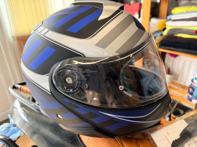 shoei neotec 2 fitting II Law Enforcement Lo-Rise Black/White  Motorangutan molded inner sun shield Distortion Neotec 2 vs. Neotec 3
