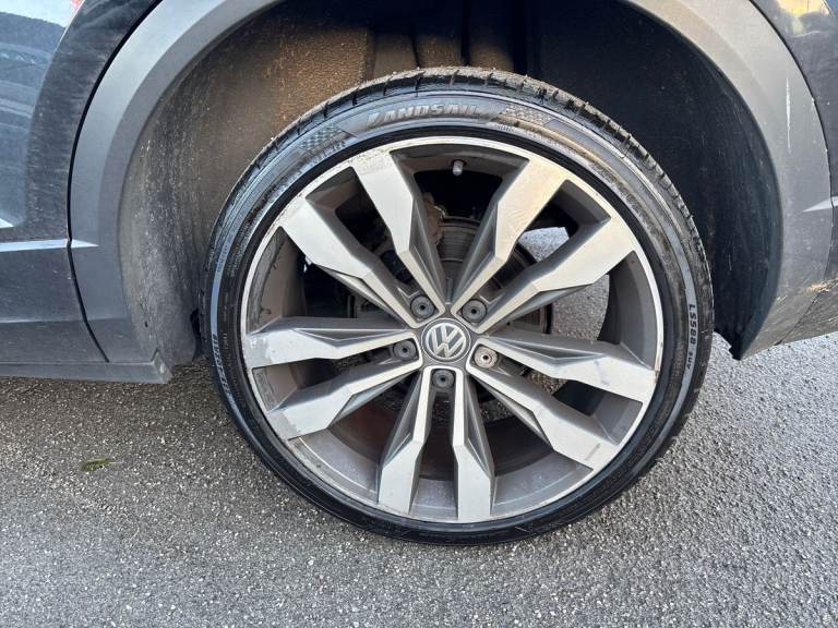 2019 Volkswagen T-Roc 2.0 TDI R-Line 5dr Hatchback DIESEL Manual