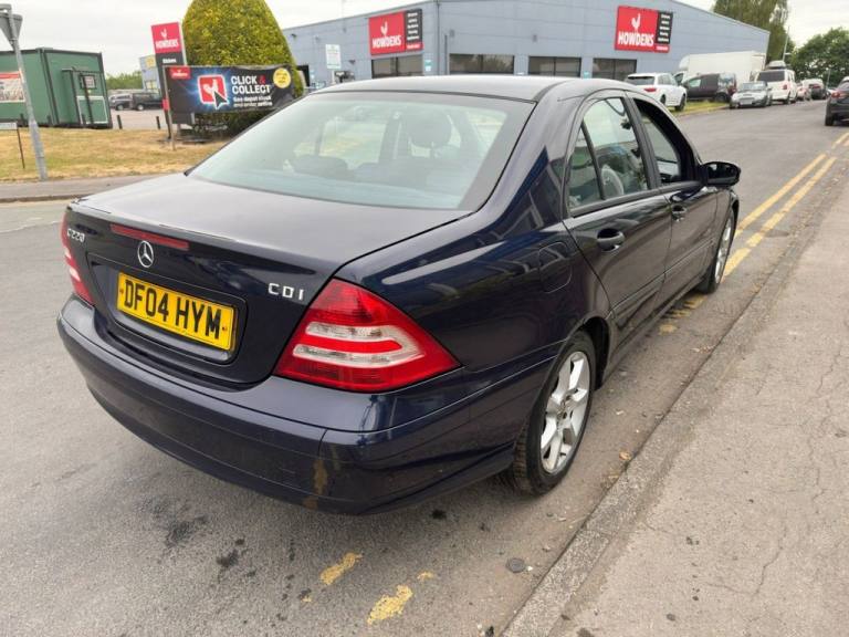 2004 04 MERCEDES-BENZ C-CLASS 2.1 C200 CDI AVANTGARDE SE SALOON 4DR DIESEL AUTOM