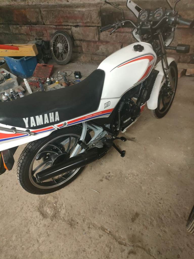Yamaha RD80 Classic Motorcycle – White, Good Condition