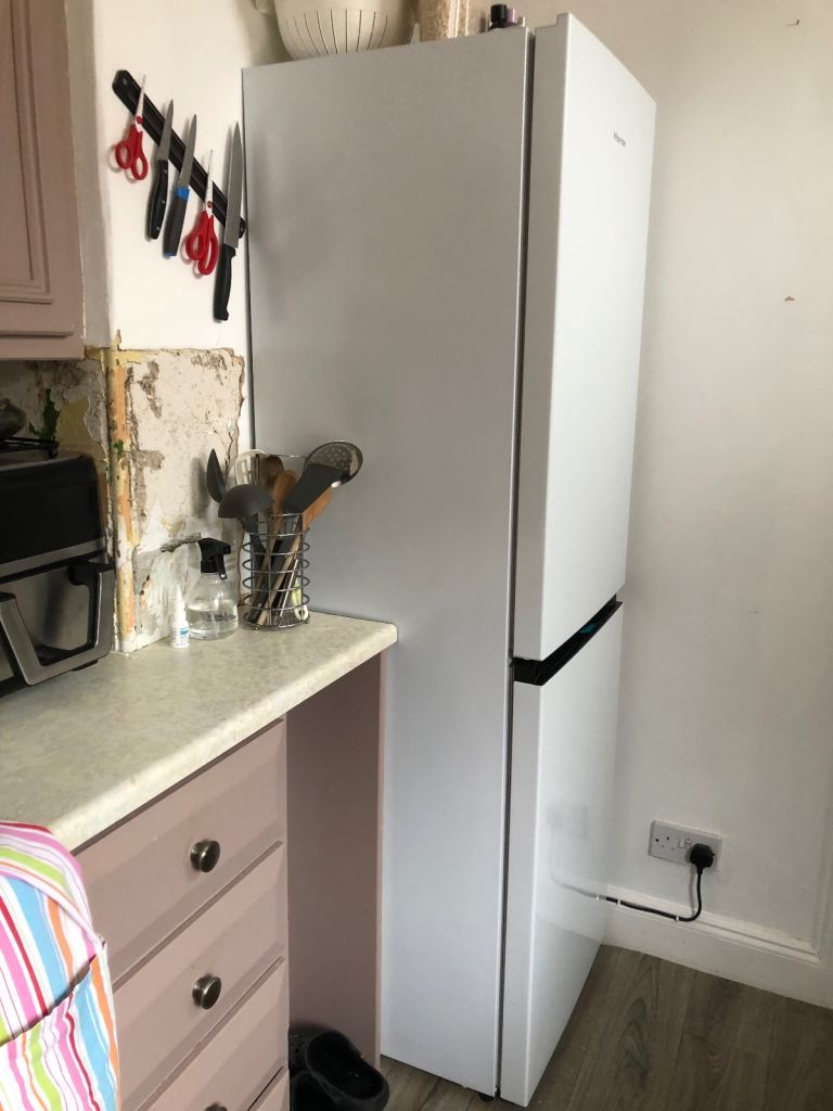 Hisense Freestanding Fridge Freezer – White, As Good As New