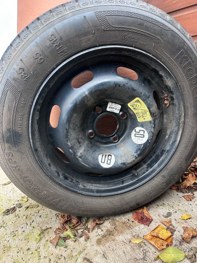 Spare wheel with new tyre 