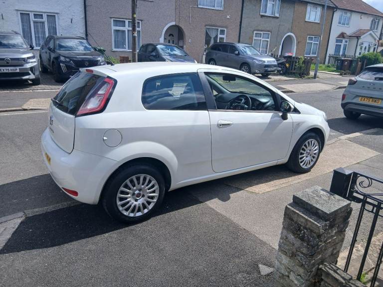 Fiat, PUNTO, Hatchback, 2013, Manual, 1242 (cc), 3 doors