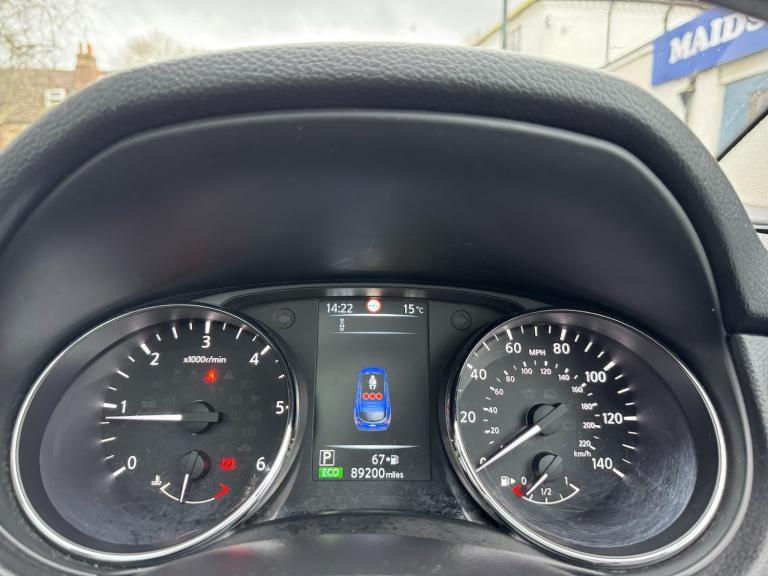 2015 Nissan Qashqai 1.6 dCi N-Tec+ 5dr Xtronic HATCHBACK Diesel Automatic