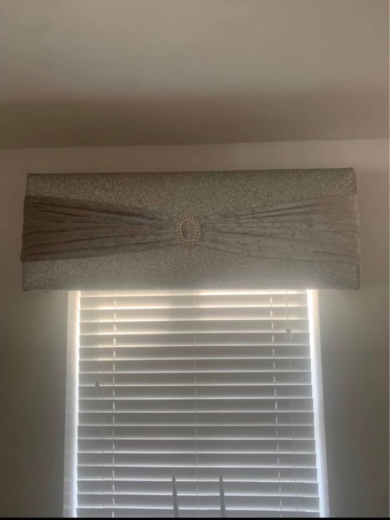 Glitter and velvet pelmet 