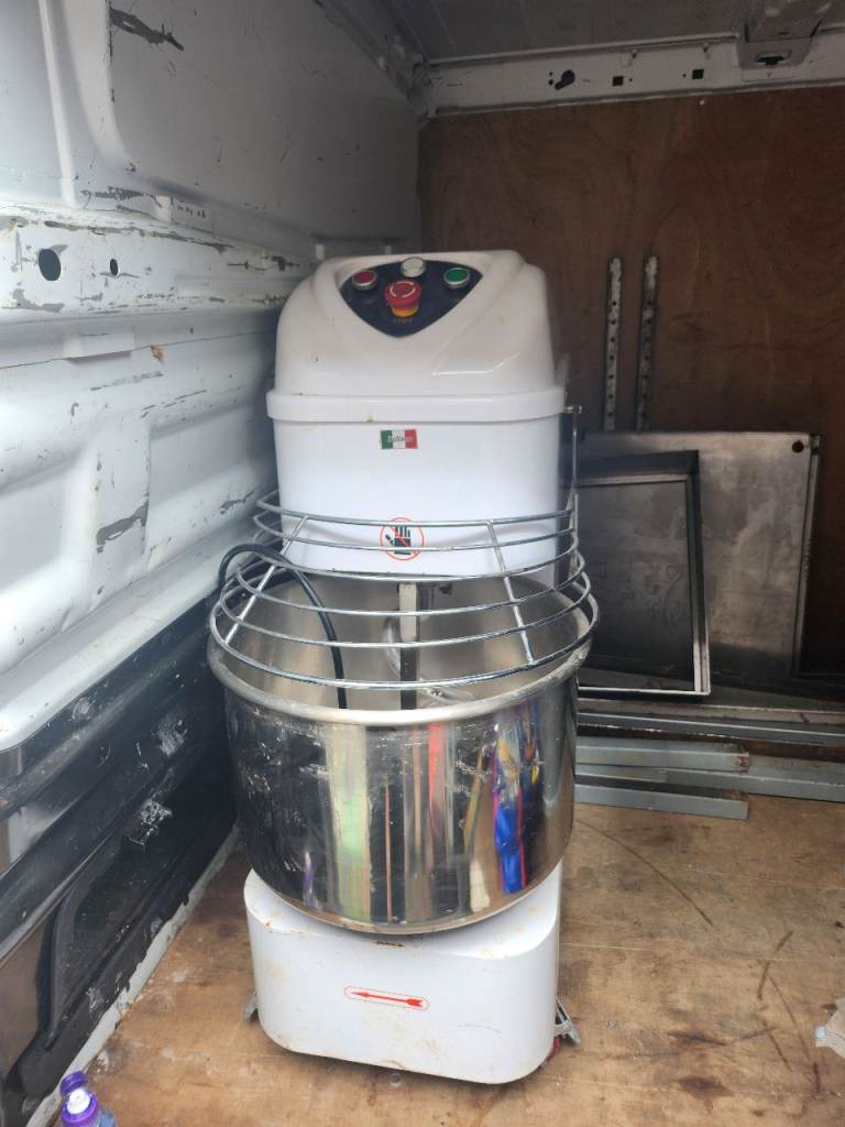 Commercial stand mixer