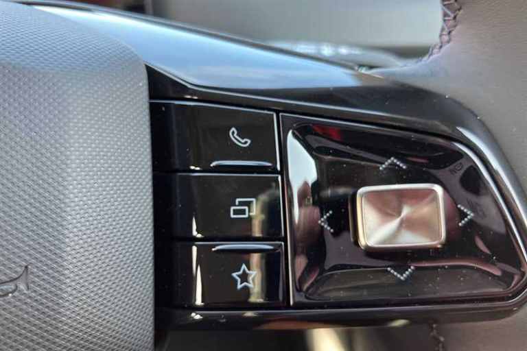 2025 MG MG4 49kWh SE Hatchback 5dr Electric Auto (170 ps) Hatchback Electric Automatic