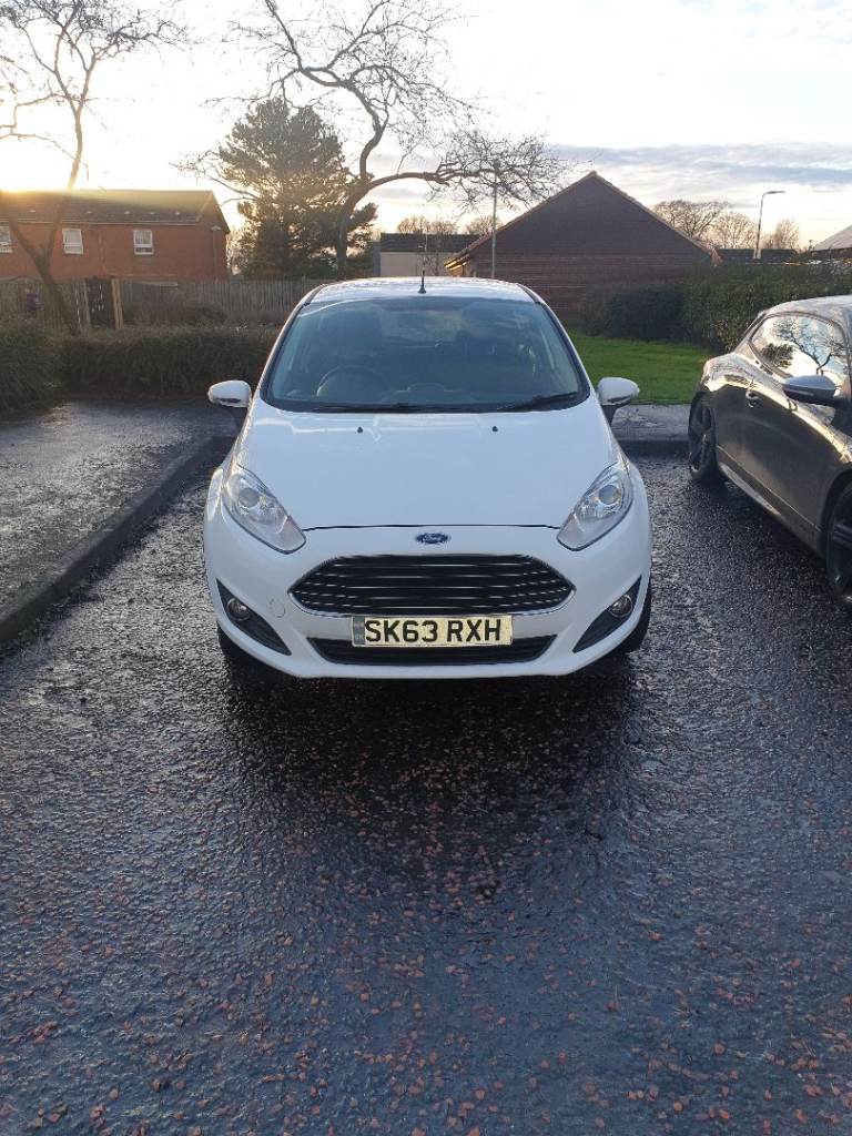 Ford, FIESTA, Hatchback, 2013, Manual, 1498 (cc), 5 doors