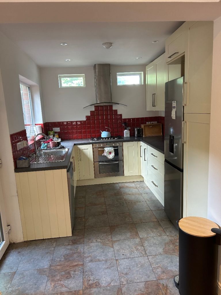 3 bed terraced house off Lisburn  Road 