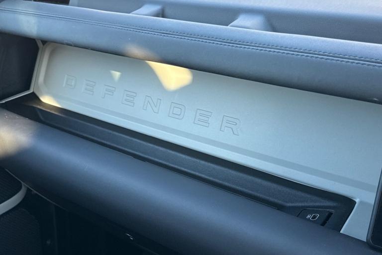 2024 Land Rover Defender 110 3.0 D300 X-Dynamic SE 5dr SUV DIESEL Automatic