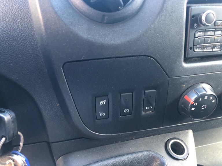 2024 Renault Master LEFT HAND DRIVE CURTAIN SIDE SLEEPER CAB Cutainside  Diesel Manual