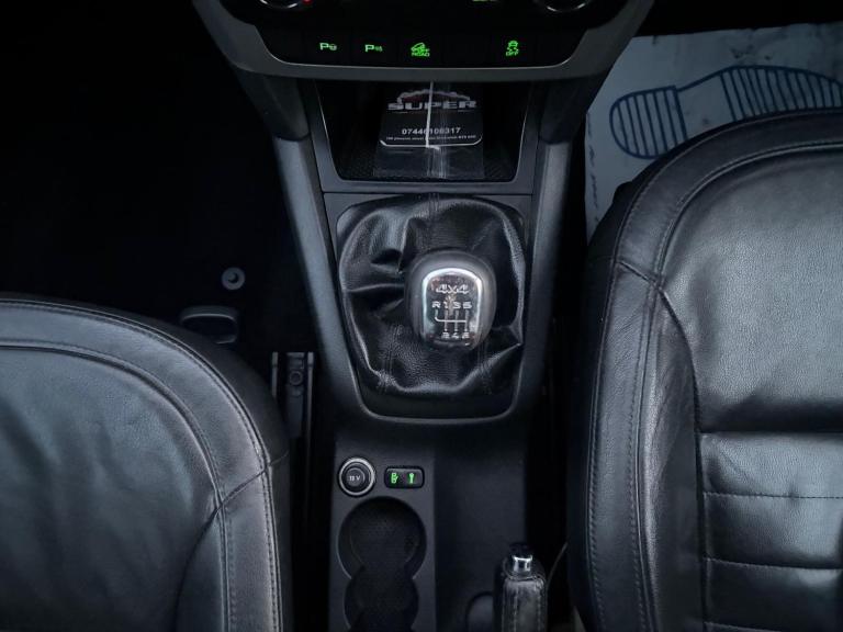 2010 Skoda Yeti 2.0 TDI CR Elegance 4x4 5dr HATCHBACK DIESEL Manual