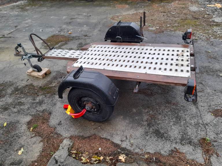 Motorcycle Trailer - good, sturdy and stable with good standing-platform for loading