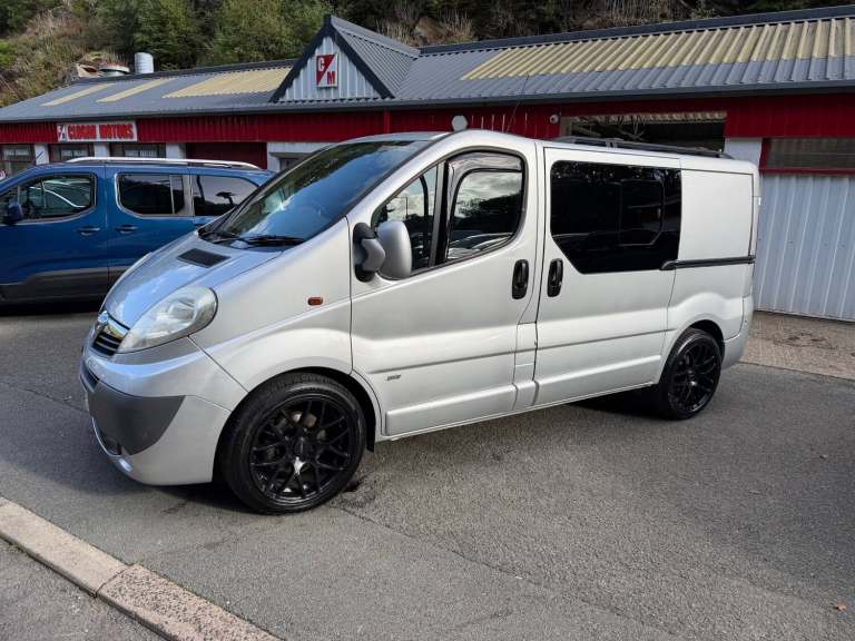2011 Vauxhall Vivaro 2.0CDTI [115PS] Sportive Van 2 Seat Camper Day Van Diesel Heater Bed 240V PA...