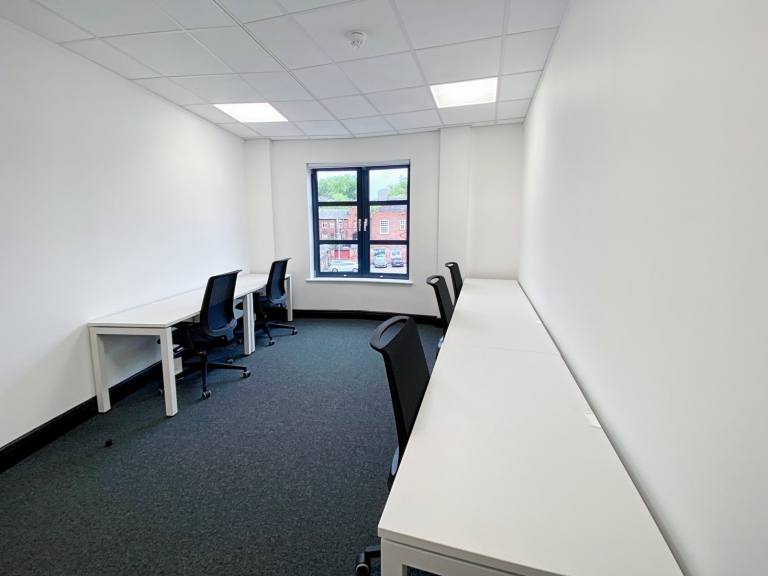 Norwich - NR3 1BQ \ Fully Furnished Office with 5 Desks