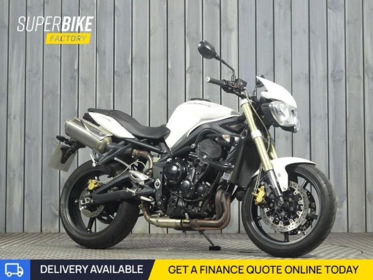 2011 61 TRIUMPH STREET TRIPLE 675