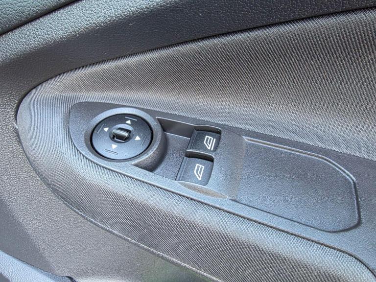 2016 Ford C-Max 1.6 Ti-VCT Zetec Euro 6 5dr MPV Petrol Manual