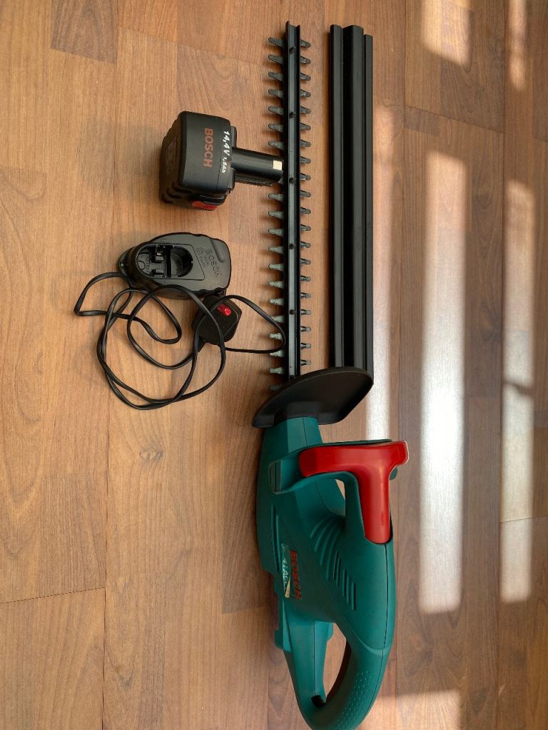 Bosch AHS 45-16 Hedge Trimmer – Good Condition | in Beccles 