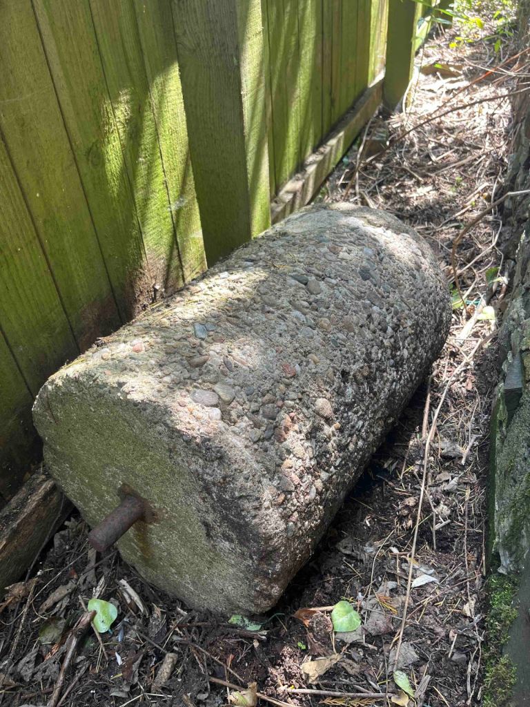Concrete garden roller